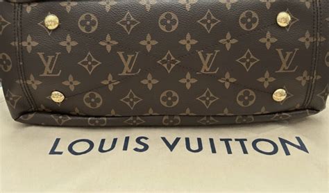 mantella replica taglio louis vuitton|The Official Guide: How To Spot ANY Fake Louis Vuitton .